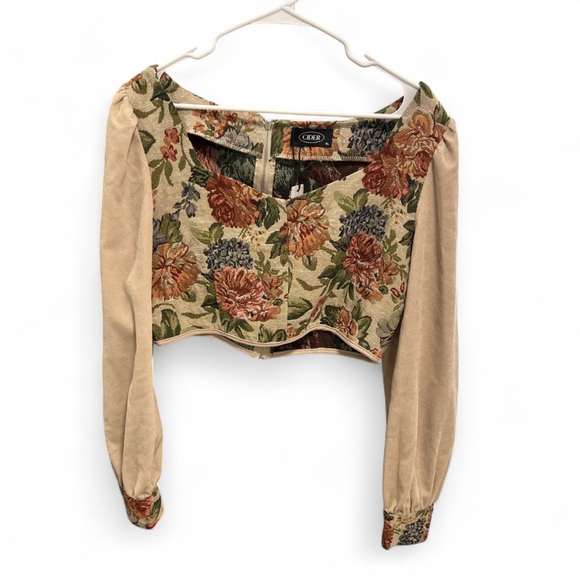 Cider Tops - Cider Embroidered Floral Crop Top with Ling Sleeves and Zip Back Detail, XL
